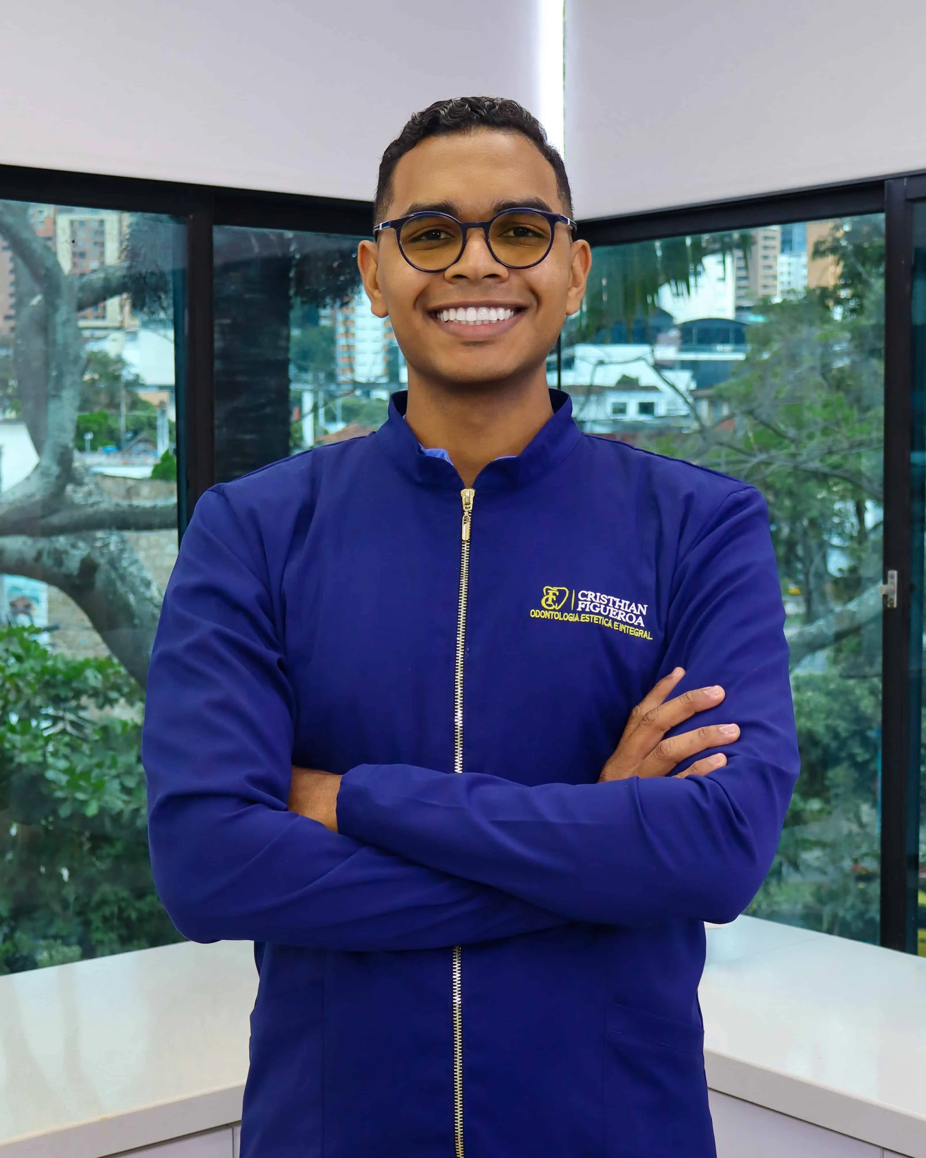 Dr. Cristhian Figueroa, odontólogo en Bucaramanga