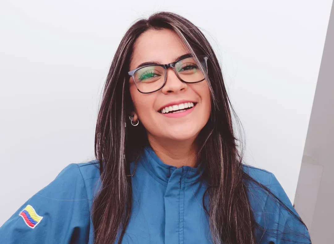 Dra. Laura Correa - Odontóloga Estética en Medellín